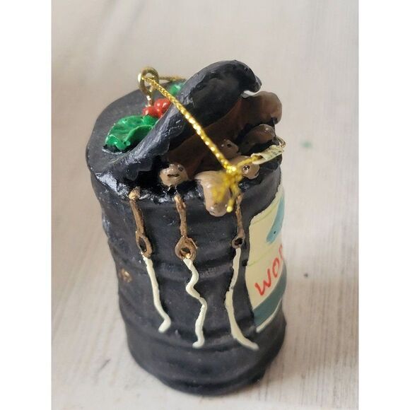 Fishing bait can worms mistletoe Fisher ornament Xmas decor - Picture 3 of 7